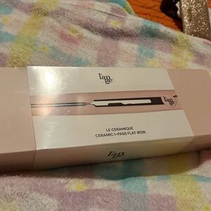 Lange Le Ceramique Flat Iron in Soft Pink